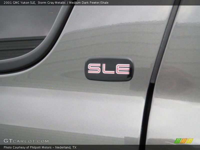 Storm Gray Metallic / Medium Dark Pewter/Shale 2001 GMC Yukon SLE