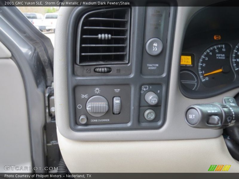 Storm Gray Metallic / Medium Dark Pewter/Shale 2001 GMC Yukon SLE