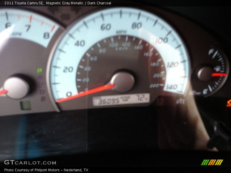Magnetic Gray Metallic / Dark Charcoal 2011 Toyota Camry SE
