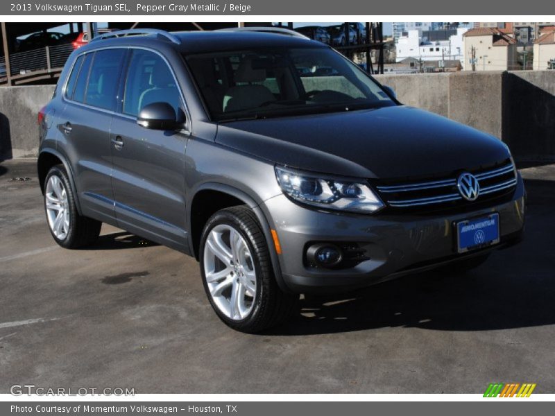 Pepper Gray Metallic / Beige 2013 Volkswagen Tiguan SEL