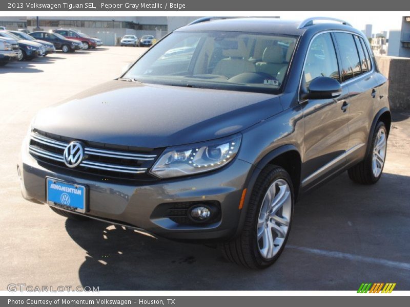 Pepper Gray Metallic / Beige 2013 Volkswagen Tiguan SEL