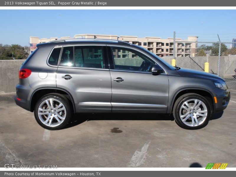 Pepper Gray Metallic / Beige 2013 Volkswagen Tiguan SEL