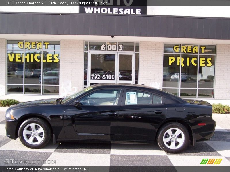 Pitch Black / Black/Light Frost Beige 2013 Dodge Charger SE