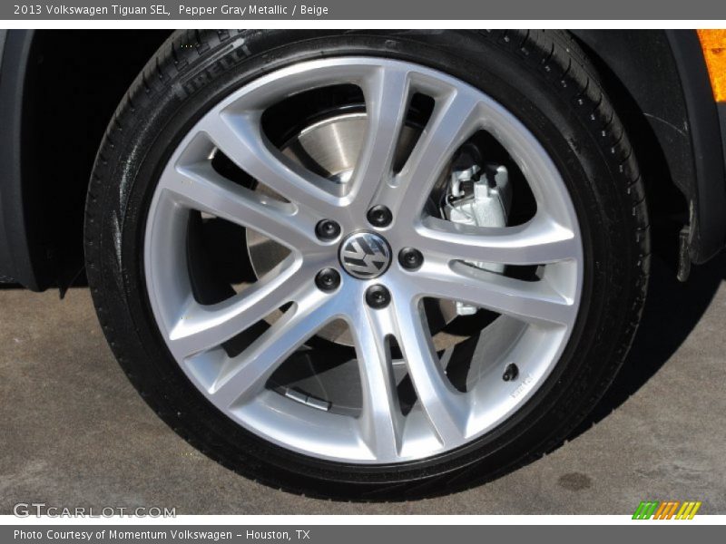 Pepper Gray Metallic / Beige 2013 Volkswagen Tiguan SEL