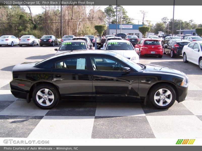 Pitch Black / Black/Light Frost Beige 2013 Dodge Charger SE