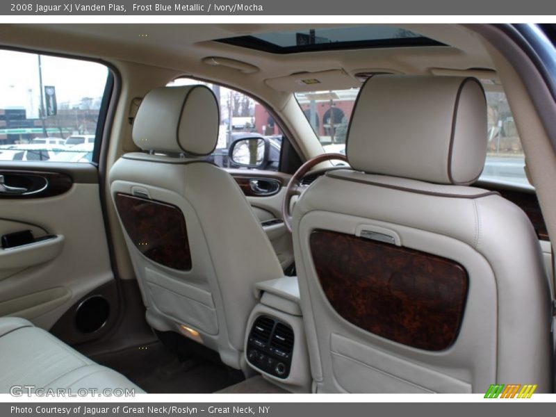 Frost Blue Metallic / Ivory/Mocha 2008 Jaguar XJ Vanden Plas