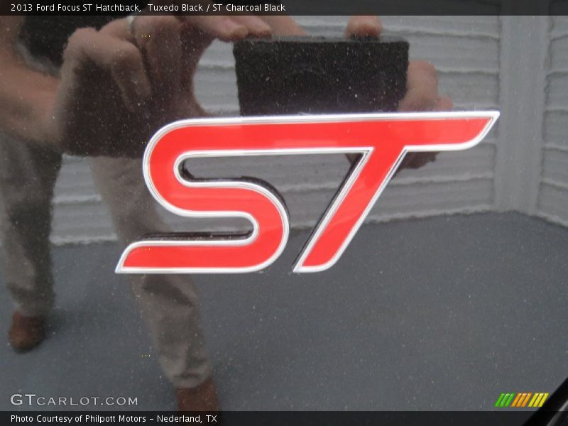 Tuxedo Black / ST Charcoal Black 2013 Ford Focus ST Hatchback