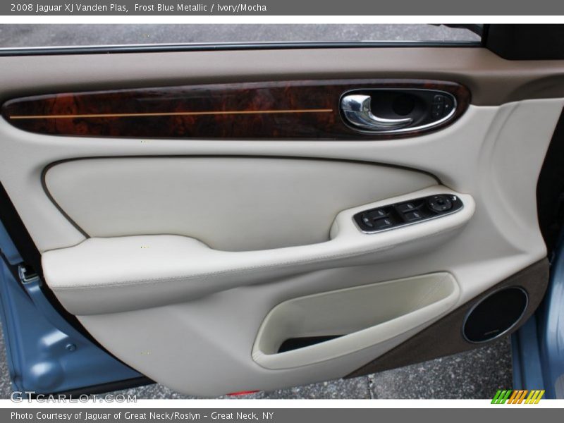Door Panel of 2008 XJ Vanden Plas