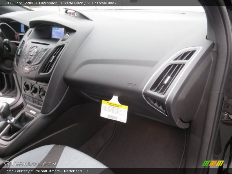 Tuxedo Black / ST Charcoal Black 2013 Ford Focus ST Hatchback