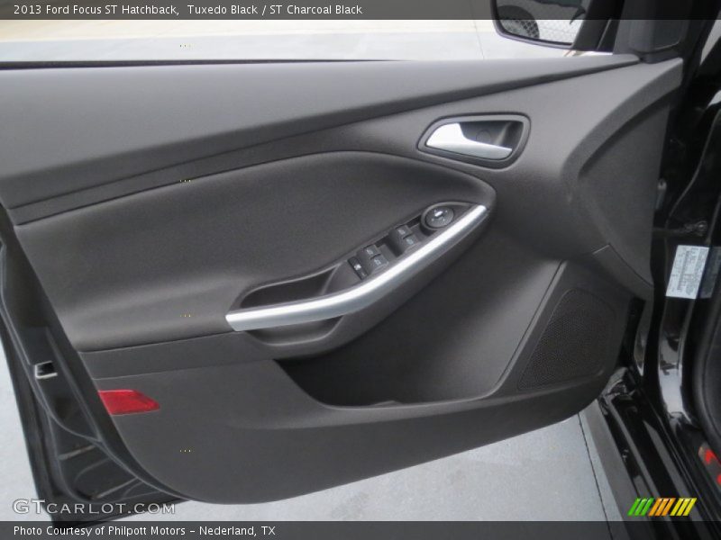 Tuxedo Black / ST Charcoal Black 2013 Ford Focus ST Hatchback