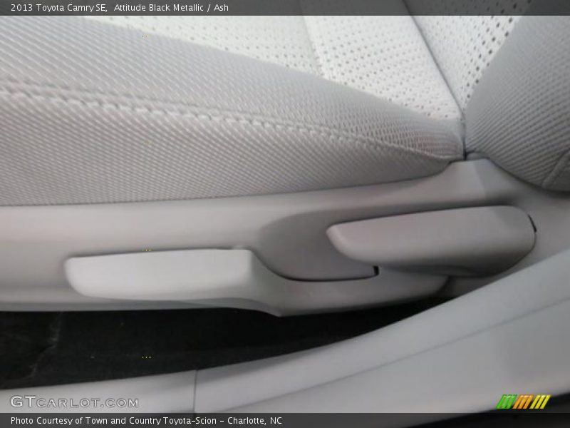 Attitude Black Metallic / Ash 2013 Toyota Camry SE