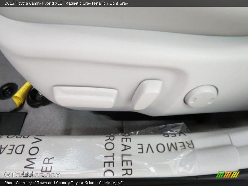 Magnetic Gray Metallic / Light Gray 2013 Toyota Camry Hybrid XLE
