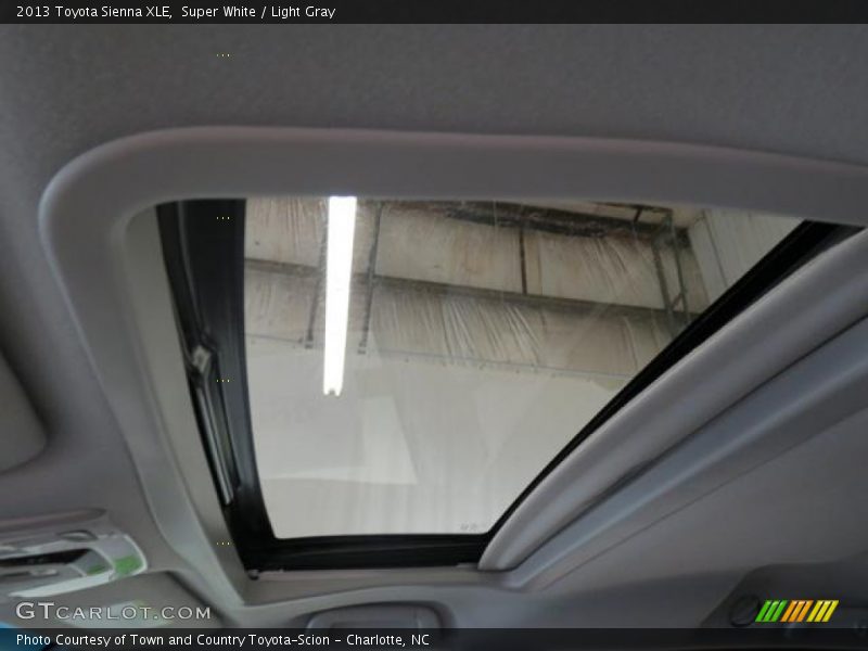 Super White / Light Gray 2013 Toyota Sienna XLE