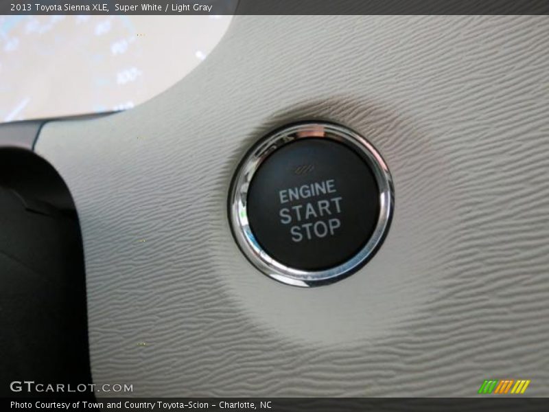 Super White / Light Gray 2013 Toyota Sienna XLE