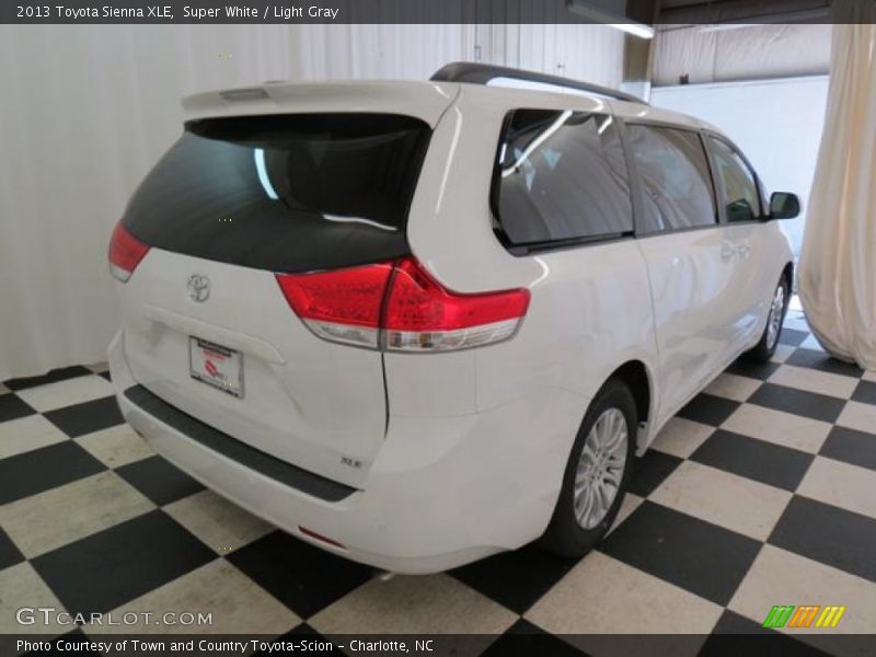 Super White / Light Gray 2013 Toyota Sienna XLE