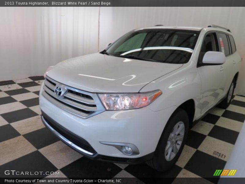 Blizzard White Pearl / Sand Beige 2013 Toyota Highlander