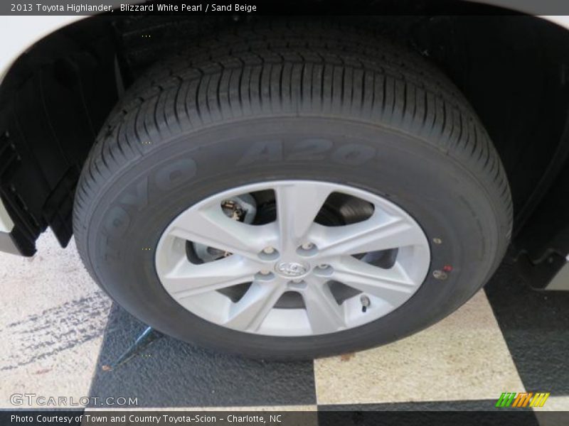Blizzard White Pearl / Sand Beige 2013 Toyota Highlander