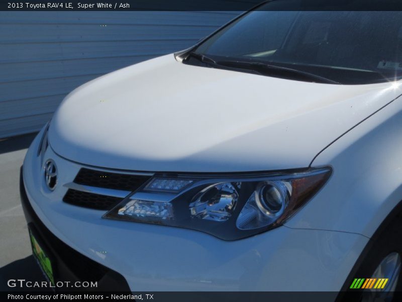 Super White / Ash 2013 Toyota RAV4 LE