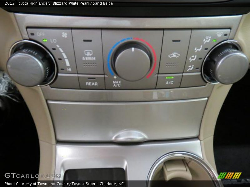 Blizzard White Pearl / Sand Beige 2013 Toyota Highlander