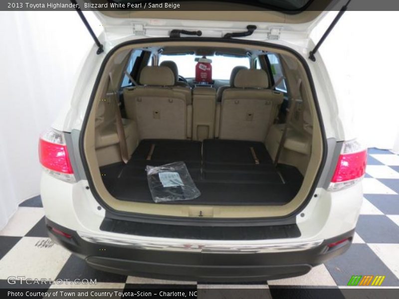 Blizzard White Pearl / Sand Beige 2013 Toyota Highlander