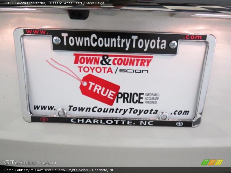Blizzard White Pearl / Sand Beige 2013 Toyota Highlander