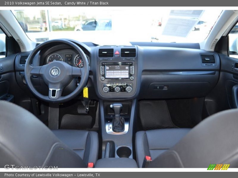 Candy White / Titan Black 2010 Volkswagen Jetta SE Sedan