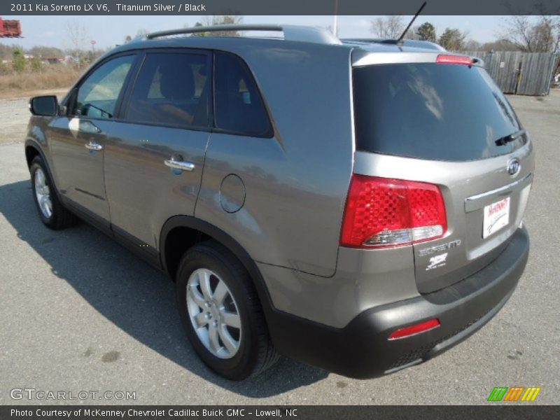 Titanium Silver / Black 2011 Kia Sorento LX V6