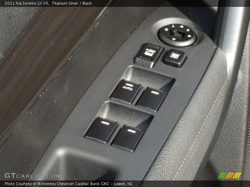 Titanium Silver / Black 2011 Kia Sorento LX V6