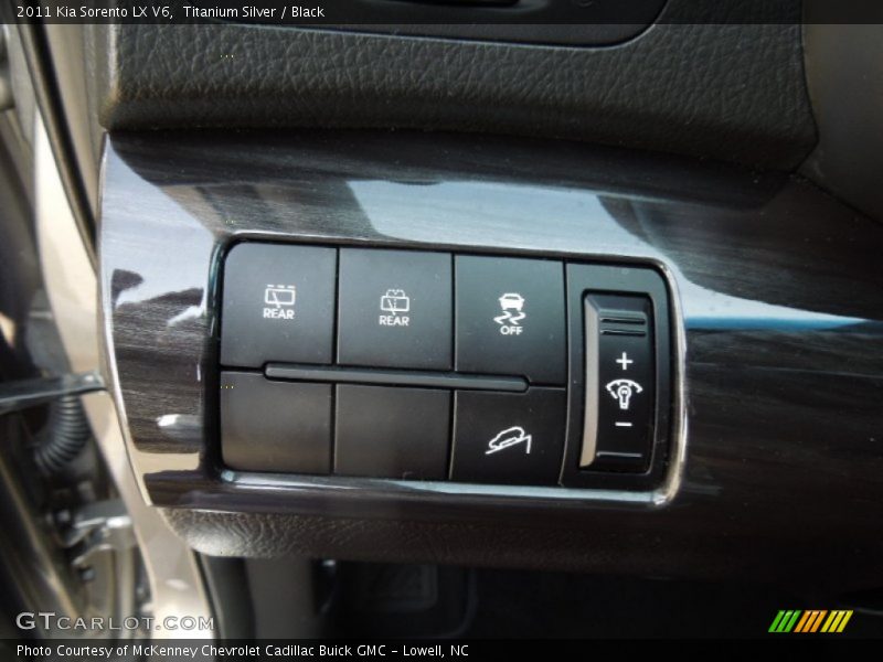 Titanium Silver / Black 2011 Kia Sorento LX V6