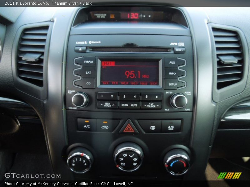 Titanium Silver / Black 2011 Kia Sorento LX V6