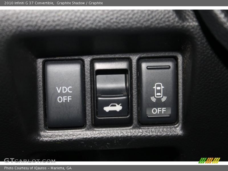 Controls of 2010 G 37 Convertible