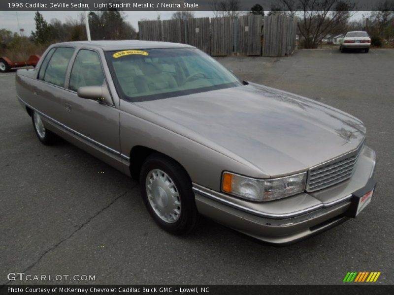 Light Sandrift Metallic / Neutral Shale 1996 Cadillac DeVille Sedan
