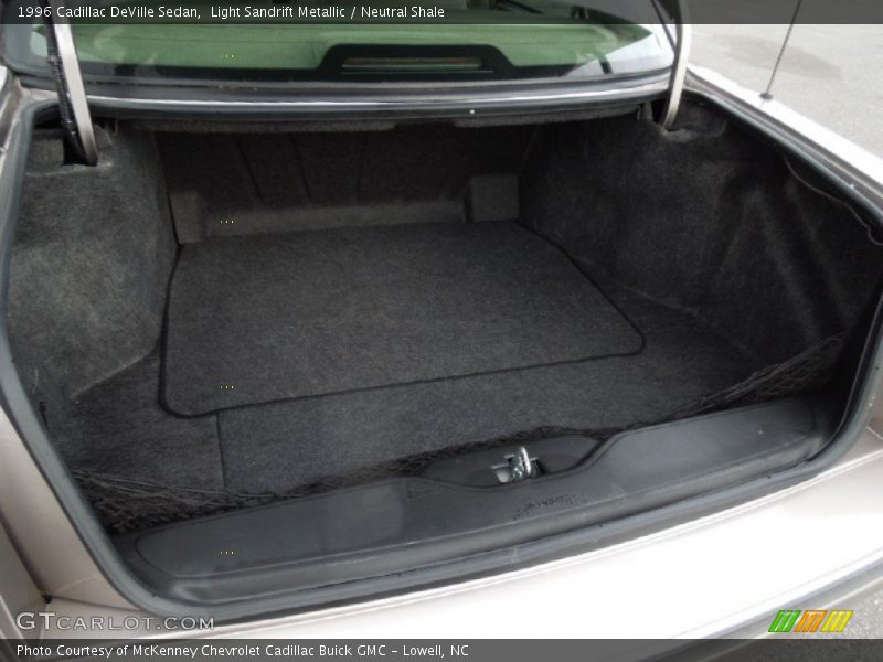  1996 DeVille Sedan Trunk