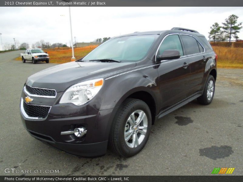 Front 3/4 View of 2013 Equinox LT