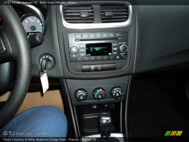 Billet Silver Metallic / Black 2013 Dodge Avenger SE