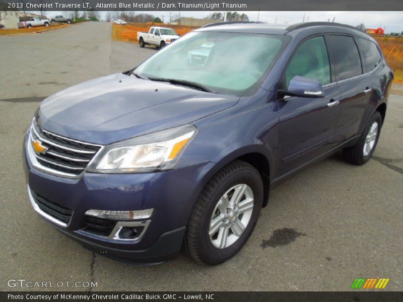 Front 3/4 View of 2013 Traverse LT