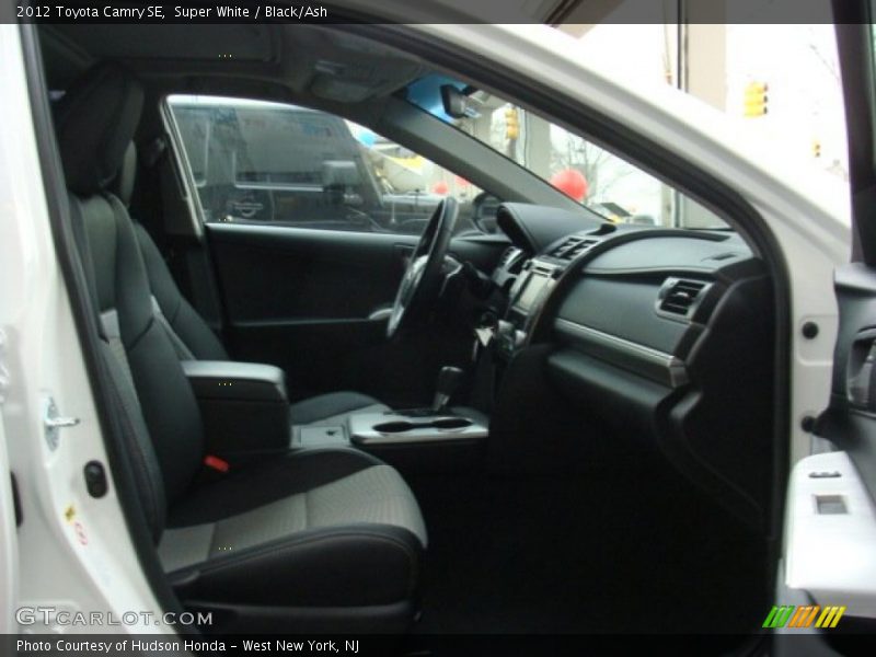 Super White / Black/Ash 2012 Toyota Camry SE