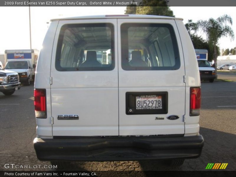 Oxford White / Medium Flint 2009 Ford E Series Van E250 Super Duty Cargo
