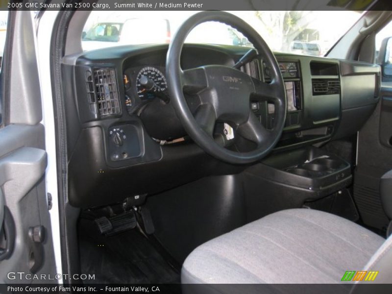 Summit White / Medium Pewter 2005 GMC Savana Van 2500 Cargo