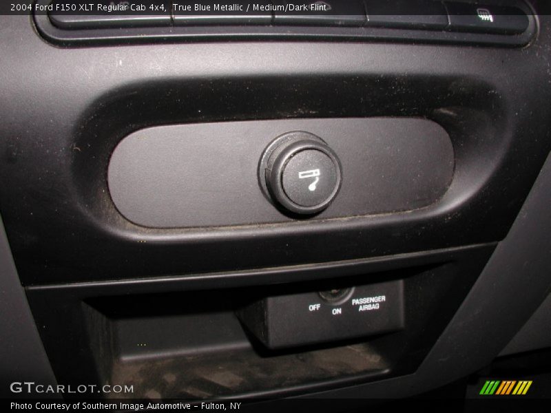 True Blue Metallic / Medium/Dark Flint 2004 Ford F150 XLT Regular Cab 4x4