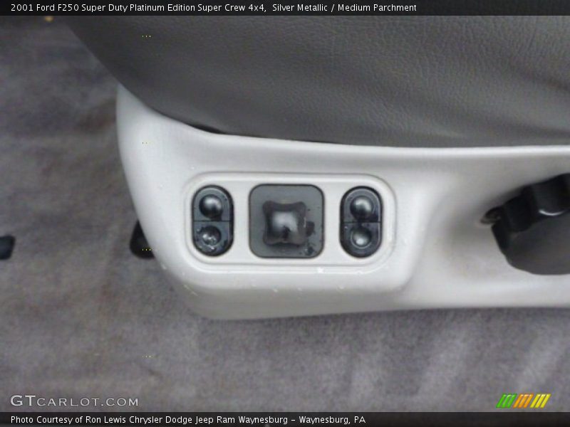 Silver Metallic / Medium Parchment 2001 Ford F250 Super Duty Platinum Edition Super Crew 4x4