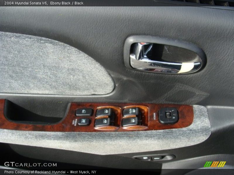 Ebony Black / Black 2004 Hyundai Sonata V6