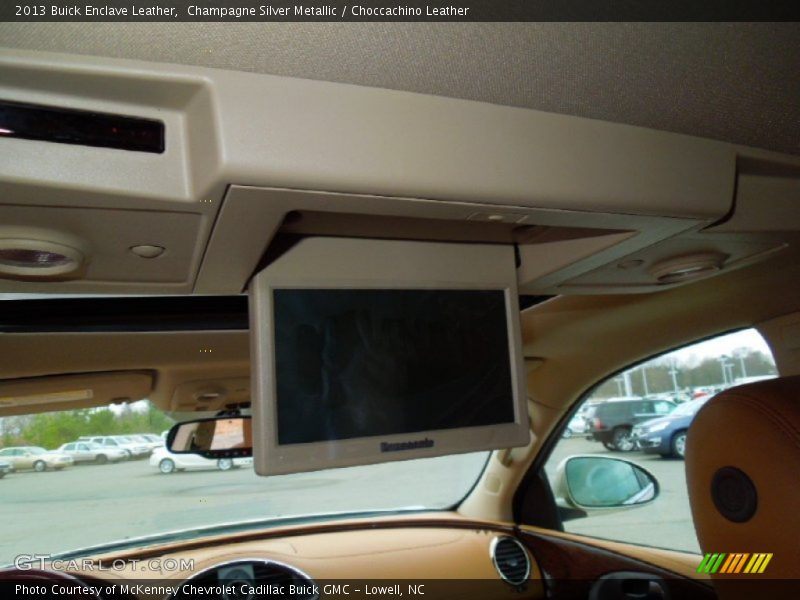 Champagne Silver Metallic / Choccachino Leather 2013 Buick Enclave Leather
