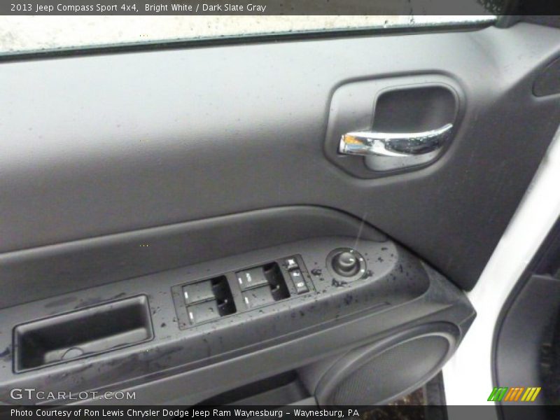 Bright White / Dark Slate Gray 2013 Jeep Compass Sport 4x4