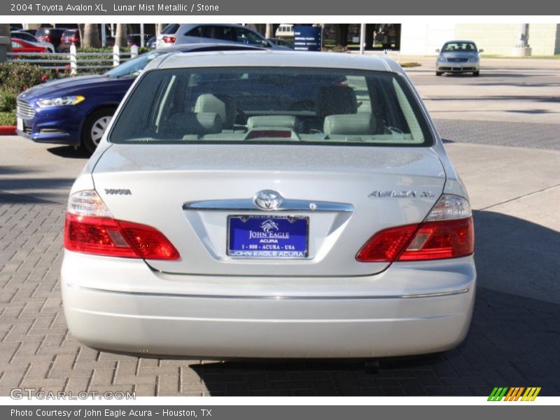 Lunar Mist Metallic / Stone 2004 Toyota Avalon XL