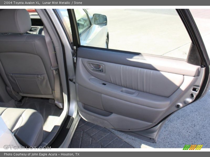 Lunar Mist Metallic / Stone 2004 Toyota Avalon XL