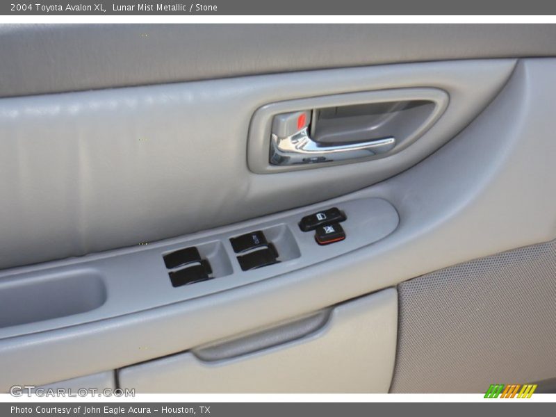 Lunar Mist Metallic / Stone 2004 Toyota Avalon XL