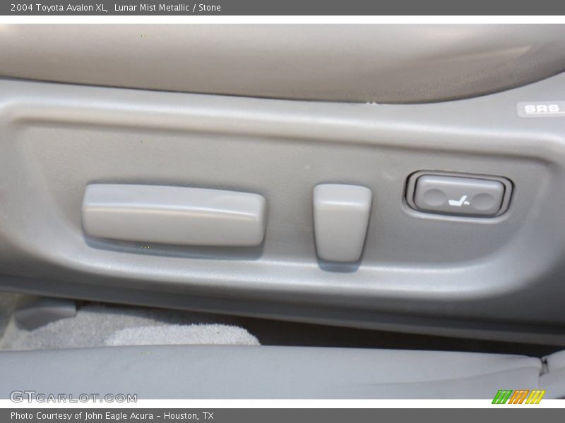 Lunar Mist Metallic / Stone 2004 Toyota Avalon XL