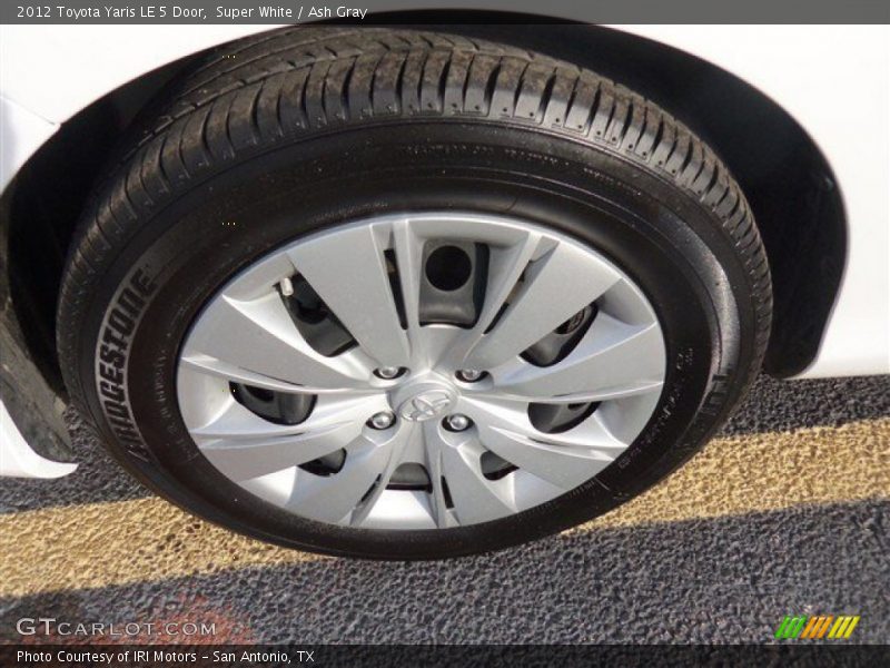 Super White / Ash Gray 2012 Toyota Yaris LE 5 Door