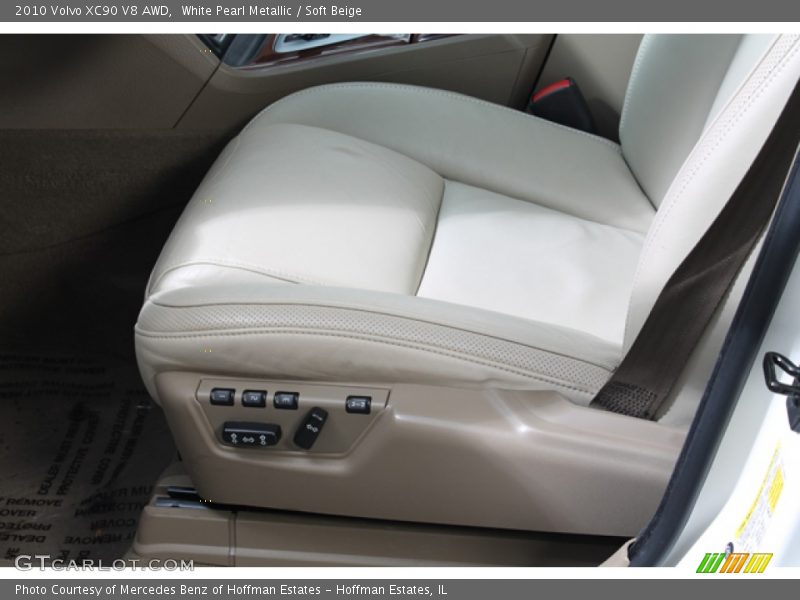 Front Seat of 2010 XC90 V8 AWD